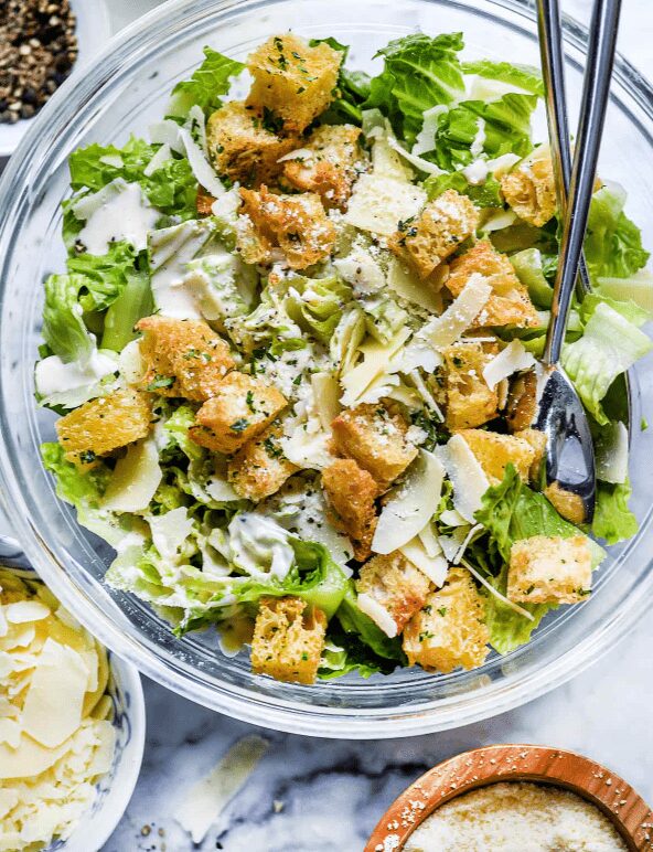 Homemade Caesar Salad: A Classic with Perfect Flavor - Fashionel